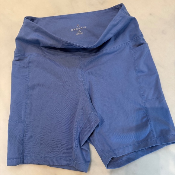 Danskin Yoga Shorts, Women’s size Large, good condition - Picture 2 of 5